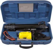 Уровень лазерный самоуспокаивающийся, красные лучи, крест, диапазон 10 м, тренога, очки, пластиковый кейс