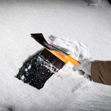 Щетка-сметка для снега со скребком, 415 мм Sparta Россия