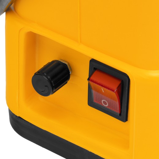 Опрыскиватель ранцевый аккумуляторный D-16LA, 16 л, щелочной акк., 12 В, 8 Ач// Denzel